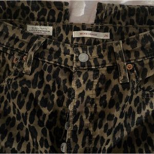 Levi’s Cheetah corduroy : Ribcage Straight 26
